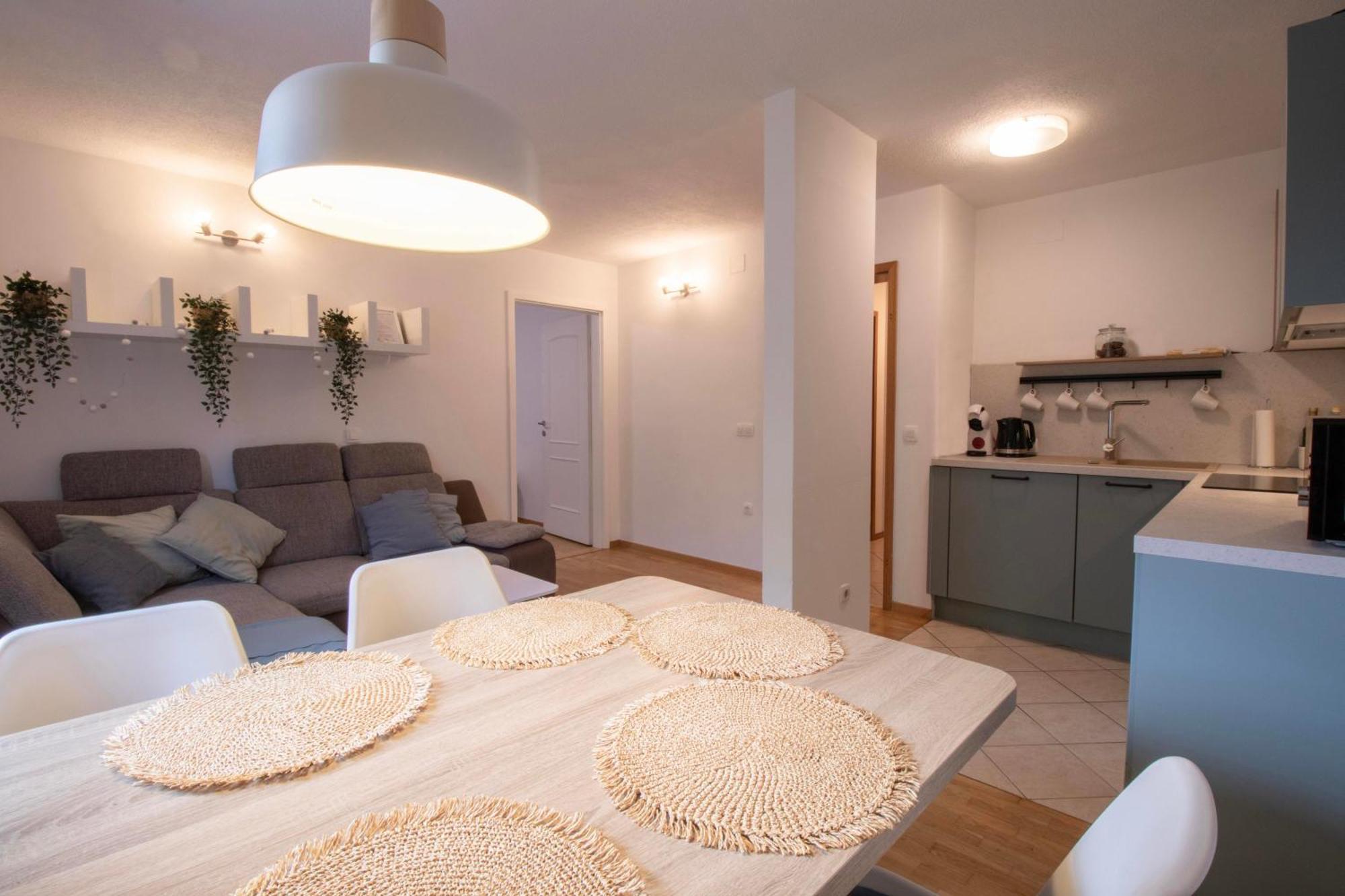 Apartment Above Lake Bled Ngoại thất bức ảnh